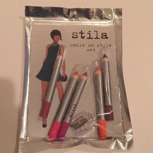 New! Stila Smile in Style Lip Glaze Set